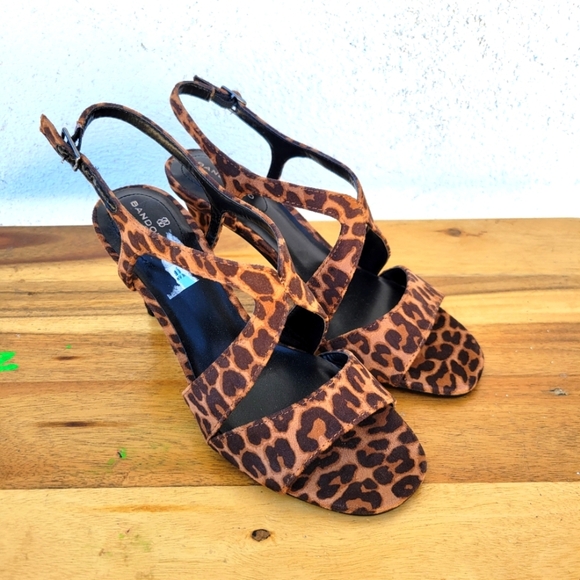 Bandolino Women's Strappy Tamar Sandal Size 5.5 M - Picture 6 of 16